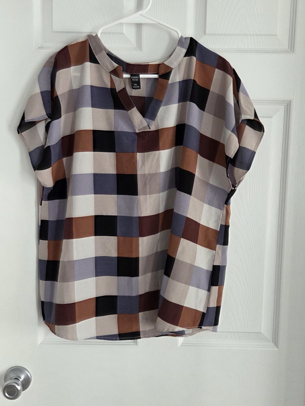 Lightweight Checked V-Neck Blouse in Brown, Black & Cream